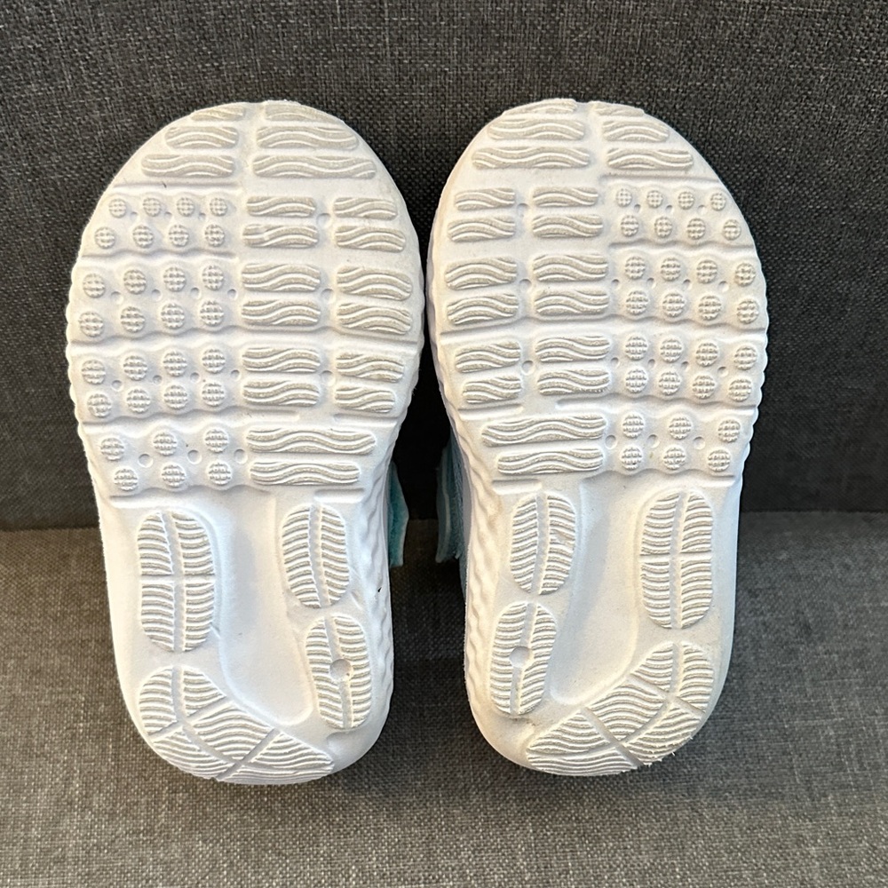 Under Armour toddler girls 5k Light Blue Sneakers - Picture 2 of 3